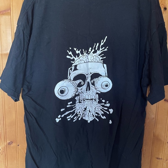 Men’s snowboarding shirt. Tags are tore off 3 of the 4 but are all size XL - Picture 3 of 3